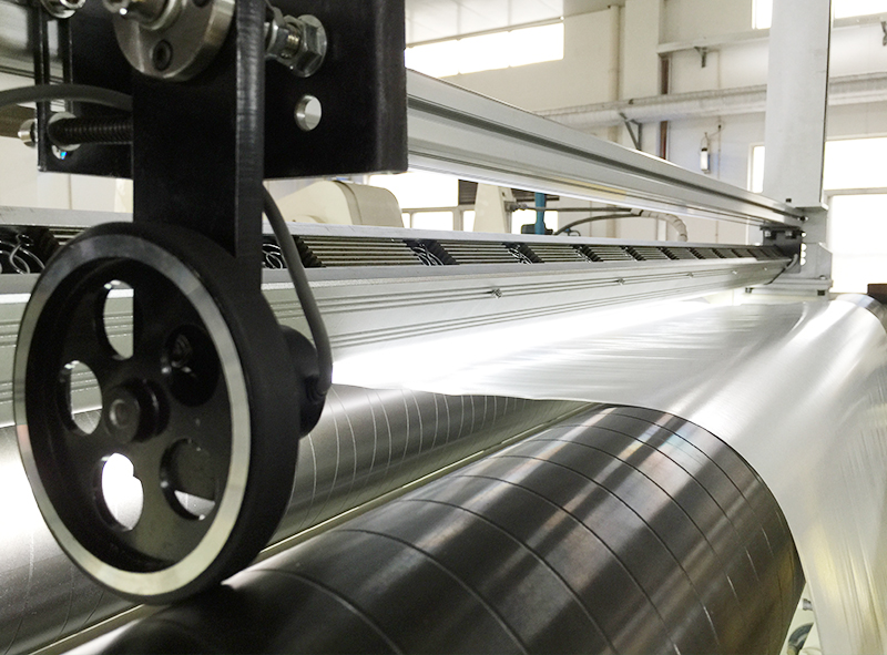 非接觸式激光測厚儀：工業(yè)檢測的革新力量